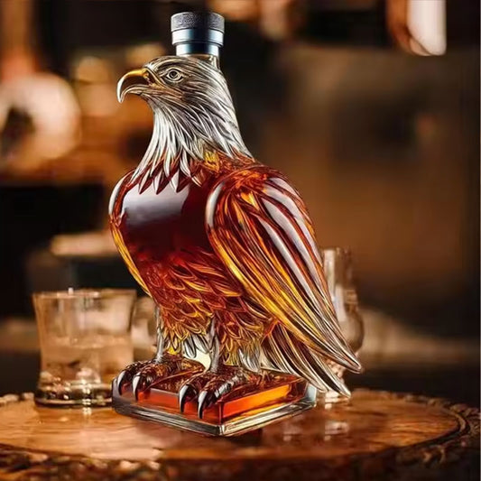 Small Eagle - shaped Whiskey Decanter. Ideal for Dad or Husband. Exquisite Glass Bottle, Perfect for Holiday Home Decor.